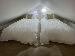 Pear Tree Lodge
