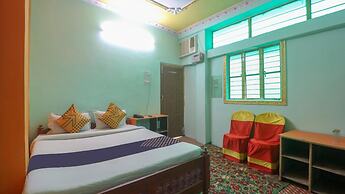 Goroomgo Happy palace Gaya