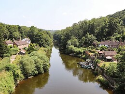 The Arms House