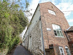 The Arms House
