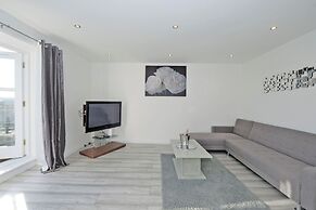 Orange Apartments - Belgrave Mansions
