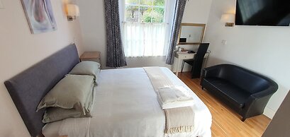 Midway Guest House