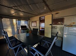 Room-caravan Near the sea 1