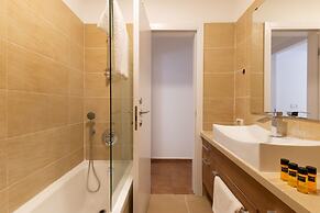 Huge Pampering Villa 5 BR with Jacuzzi