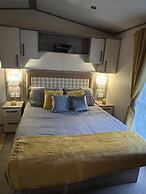 2 Bed Caravan - Sleeps 6 - Parking - Pets