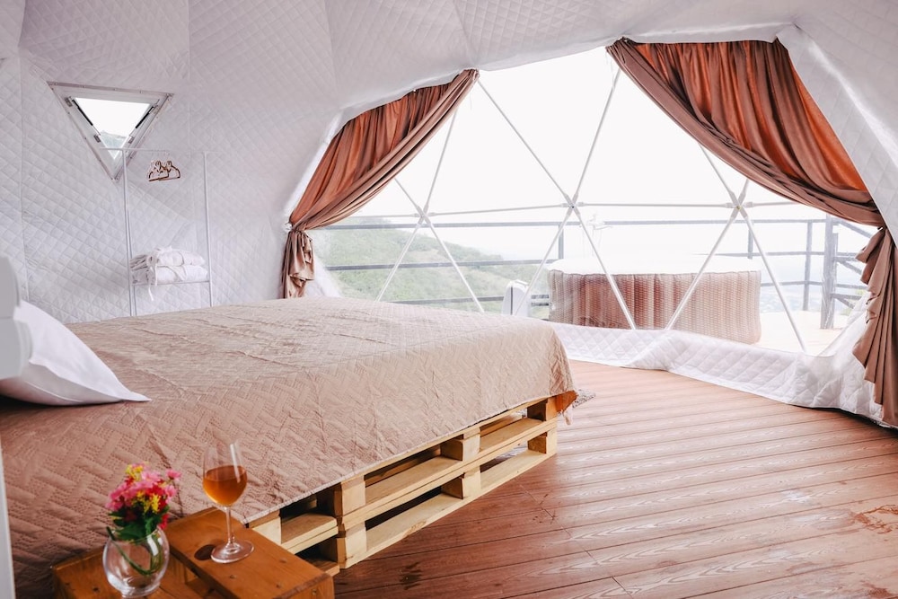 Signagi Glamping
