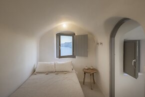 Oia Waves by SV