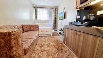 Lux Suites Royal Suburbs Apartments