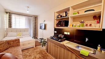 Lux Suites Royal Suburbs Apartments