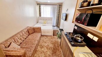 Lux Suites Royal Suburbs Apartments