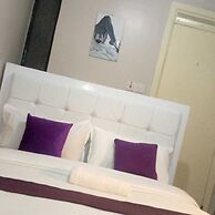 Lux Suites Royal Suburbs Apartments