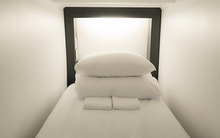Canvas Black Guesthouse