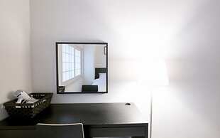 Canvas Black Guesthouse