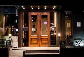 Canvas Black Guesthouse