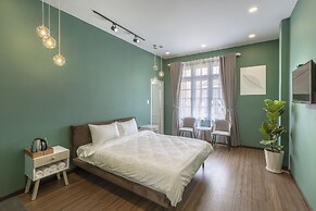 Seven A Hotel