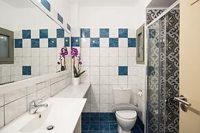 V Hotel Delphi
