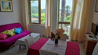 Apartment and Room Bitinada