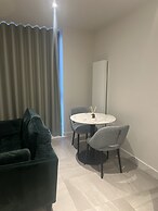 Beautiful Apartment With Excellent Water View