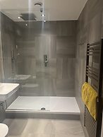 Beautiful Apartment With Excellent Water View