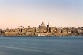 Charming 2BR in Historic Valletta | Prime Central Location