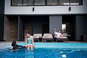 Iconic Hotel