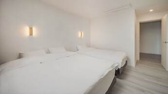 Pohang Etoile Poolvilla