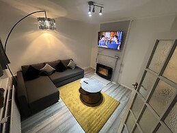 a two Bedroom Cosy Hideaway Based in Greenwich