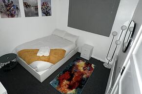 a two Bedroom Cosy Hideaway Based in Greenwich