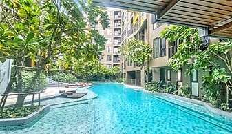 The Base - New Studio Great Location, Shared Pool