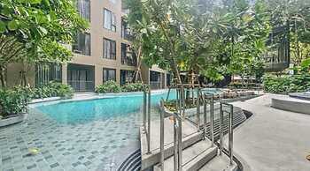 The Base - New Studio Great Location, Shared Pool
