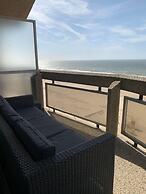 Stunning 1-bed Apartment in Oostende Beach-view