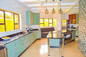 Mount Pleasant - Luxurious 4-bed Villa