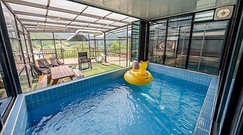 Gapyeong Dalmeong Pool Villa Glamping