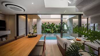 POV Pool Villas