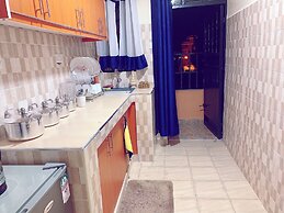 Lux Suites Polytech Court Apartments
