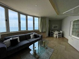 Royal on the Sea