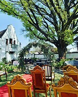 Oak View Manor