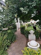 Oak View Manor