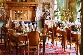 Oak View Manor