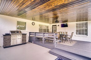 Lake Charles Home w/ Gas Grill & Fenced-in Yard!