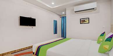 DE CROWN LUXURY HOTEL