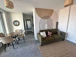 2 Bed Flat - Sleeps 4 - Balcony - Smoking
