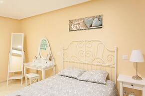 Modern & Beautiful Apt. Historic District - Sol