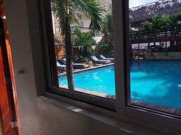 Tropical Palace Hotel