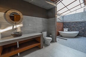 Garvi Villa