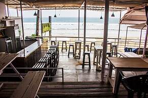 Cafe Del Mar Cottages And Rooms