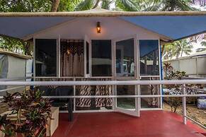 Cafe Del Mar Cottages And Rooms