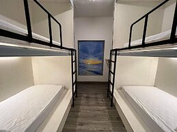 comfy crib hostel