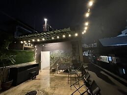 comfy crib hostel