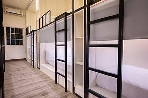 comfy crib hostel